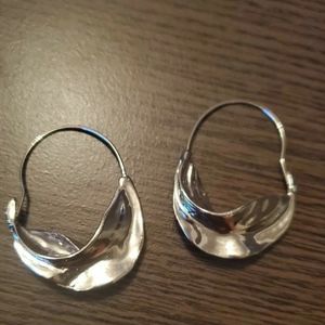 Silvertone twisted earrings